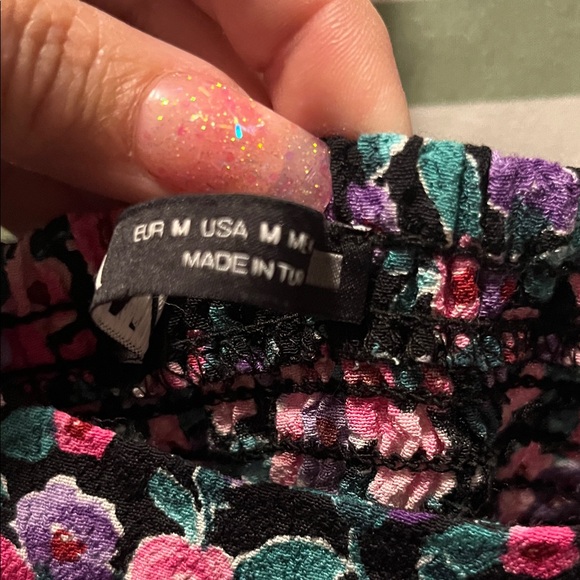 Zara Floral Crop Blouse - Black and Pink - Picture 3 of 5